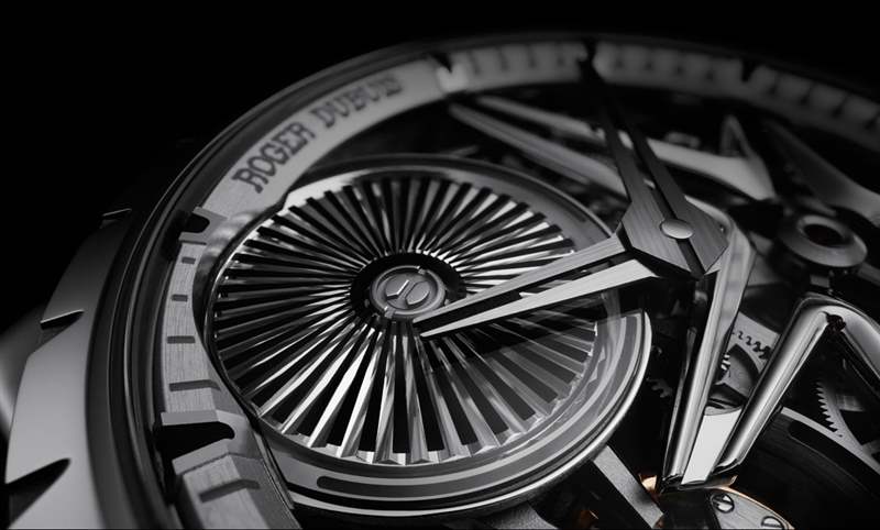 這款自動盤轉起來很迷幻！ Roger Dubuis攜手空山基推出Excalibur Sorayama Monobalancier腕表