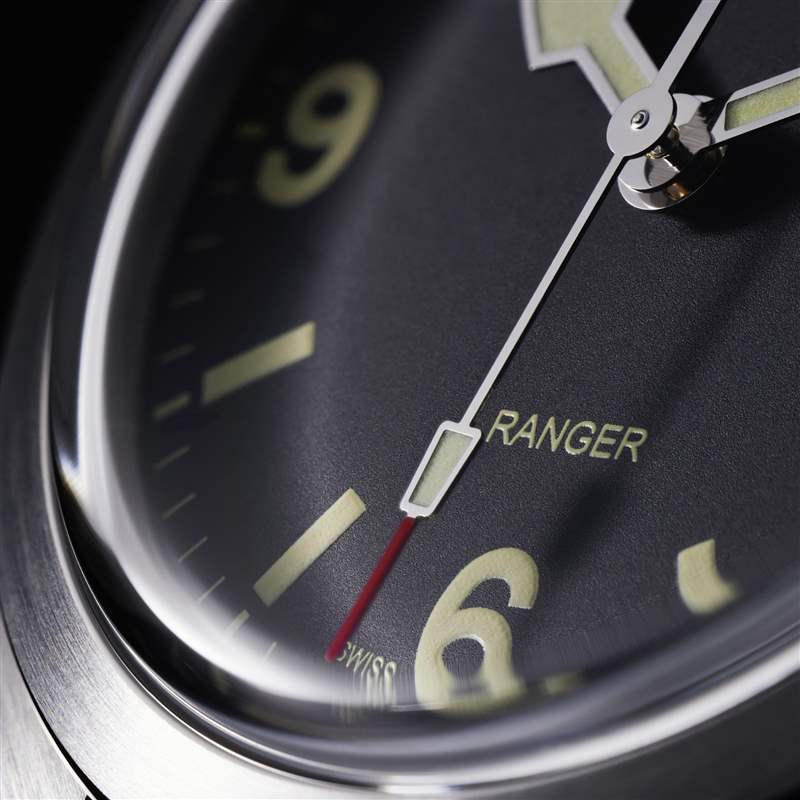 6點(diǎn)鐘位置印上「RANGER」,秒針尖端涂上標(biāo)志性紅色(圖片來源:Tudor) Tudor帝舵2022探險元素新作Ranger 特大時標(biāo)如親民版Rolex 1016-復(fù)刻表