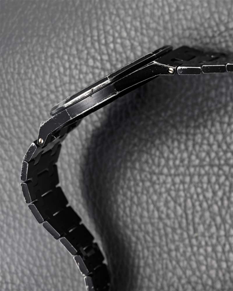 帶有黑色 PVD ??涂層的復古 Audemars Piguet 皇家橡樹。