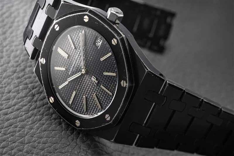 帶有黑色 PVD ??涂層的復古 Audemars Piguet 皇家橡樹。
