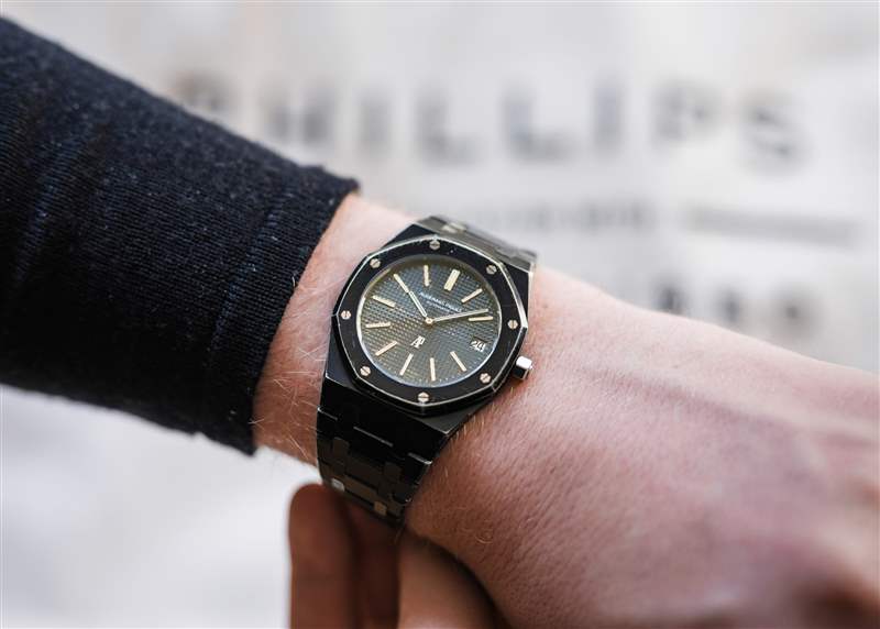 帶有黑色 PVD ??涂層的復古 Audemars Piguet 皇家橡樹。