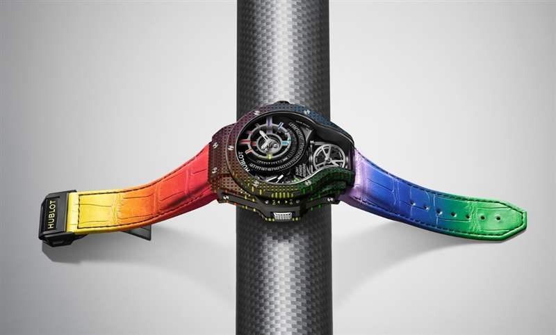 為碳纖維表殼編織出彩虹色調(diào)：HUBLOT MP-09雙軸陀飛輪5天動(dòng)力儲(chǔ)存腕表