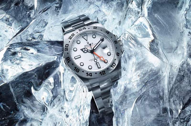 Explorer II 226570-0001定價(jià)是HK$ 75,400，目前的二級(jí)市場(chǎng)價(jià)格平均約落在HK$ 89,600左右。 （Rolex官網(wǎng)）