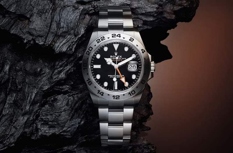 Explorer II 226570-0002定價(jià)是HK$ 75,400，目前的二級(jí)市場(chǎng)價(jià)格平均約落在HK$ 86,200左右。 （Rolex官網(wǎng)）